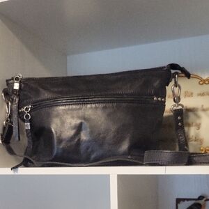 The Sak Black Leather changeable Crossbody zip close / sachel Bag magnetic snap